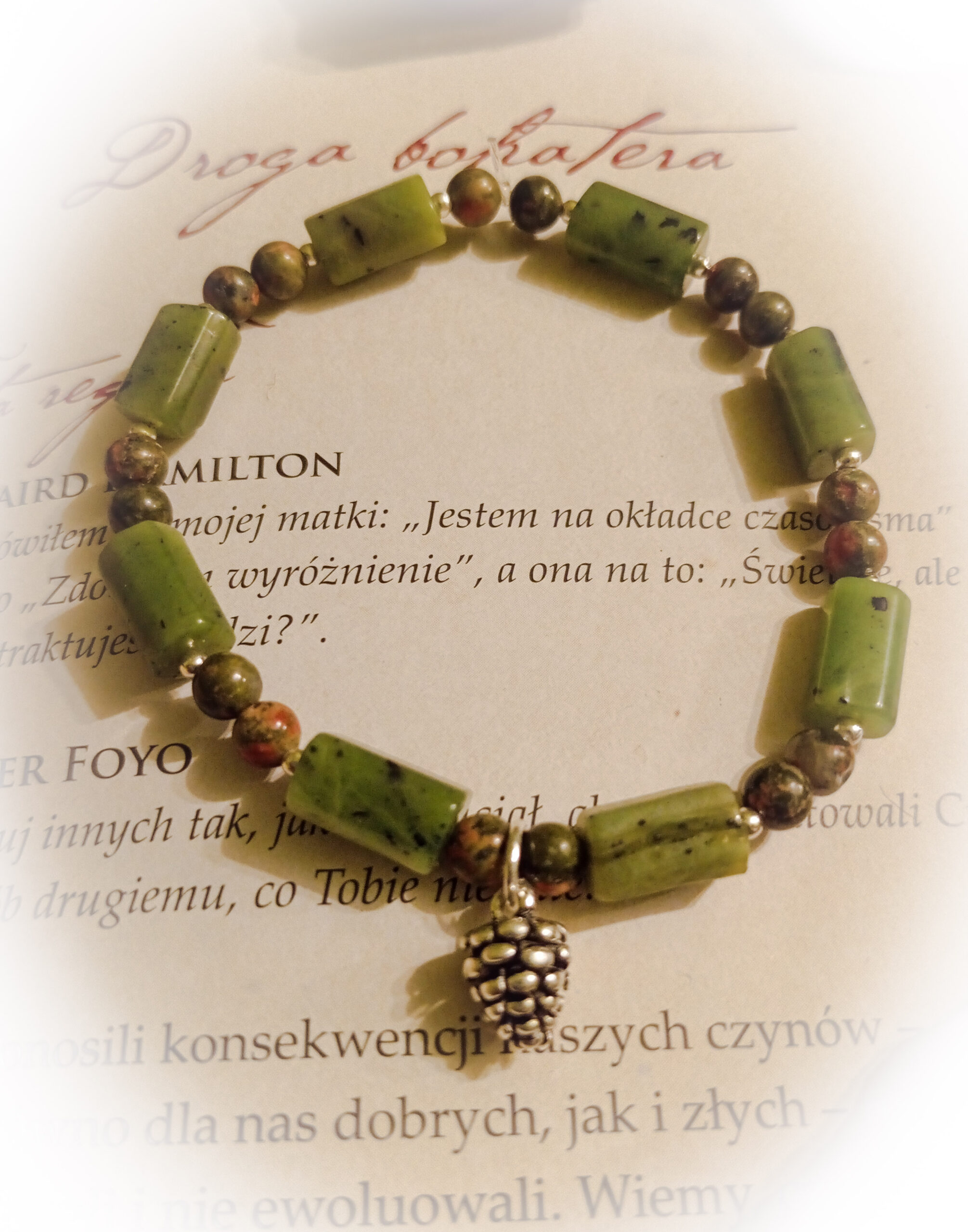 Bransoletka z unakitem, jadeitem i srebrem z szyszką "Forest" nr. 1