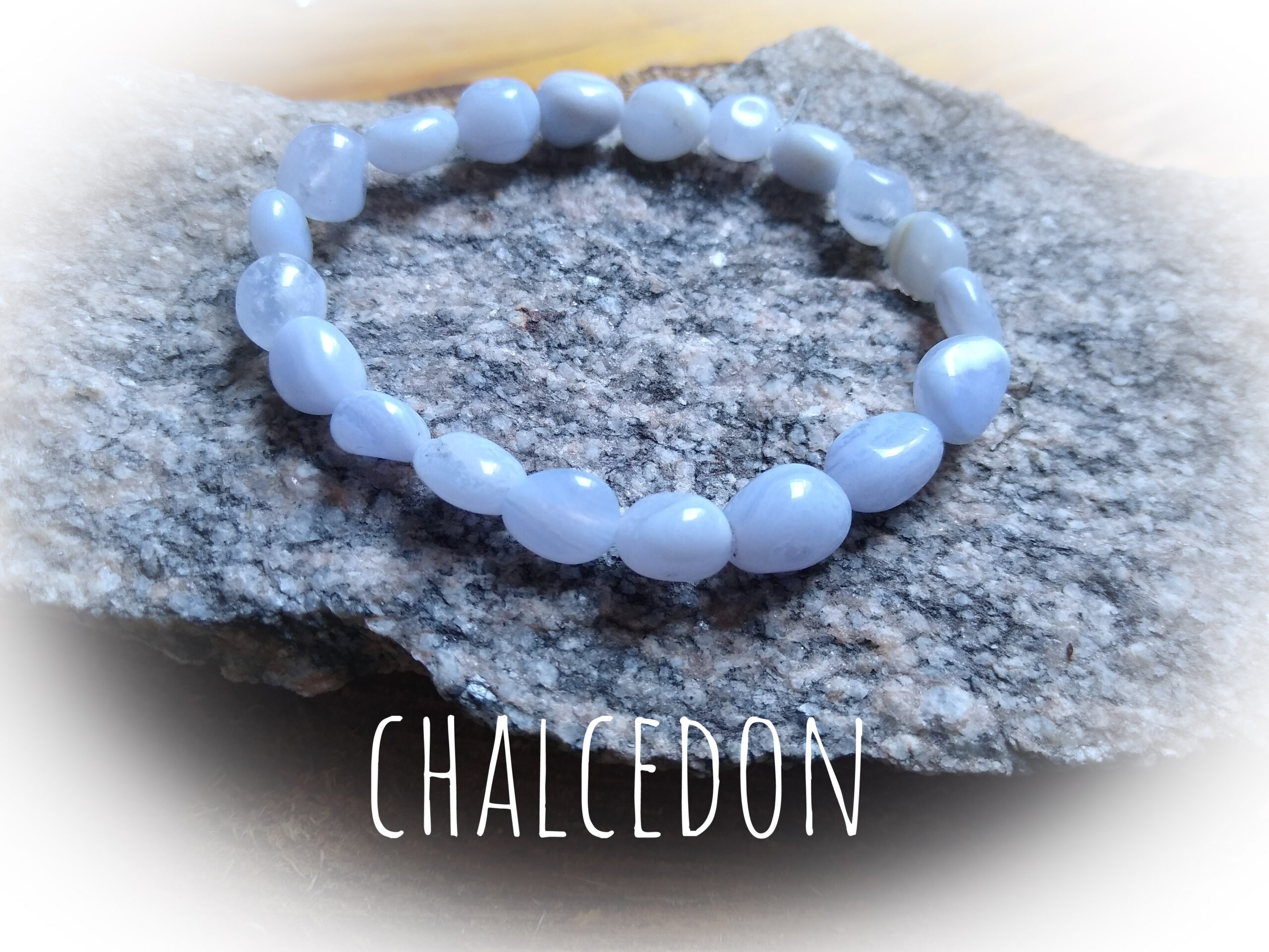 Bransoletka na gumce z chalcedonem Single Stone